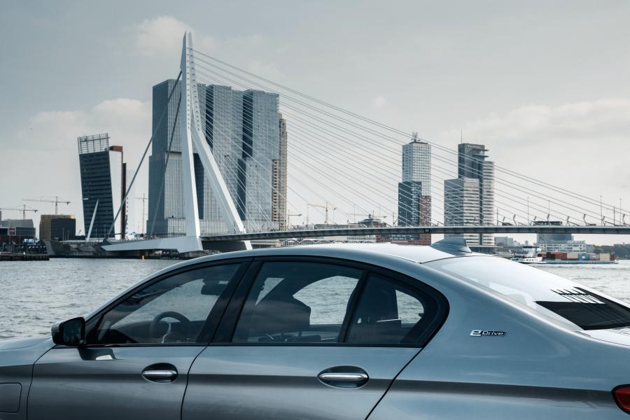 Детали экстерьера BMW 530e M Sport (G30) 2017 года  (WW) (фото 12 из 13)